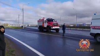 Микроавтобус влетел под фуру в Емельяновском округе: водитель погиб на месте...