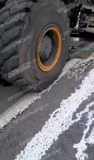 Майонезовое ДТП произошло на трассе Кемерово - Новокузнецк Предварительно...