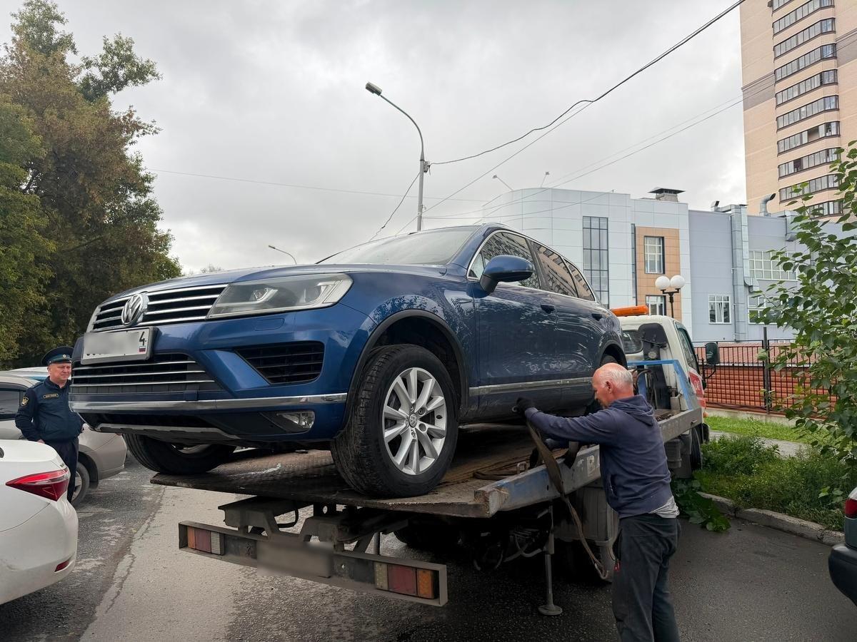 Новосибирец накопил 1,8 млн рублей долгов и лишился Volkswagen Touareg