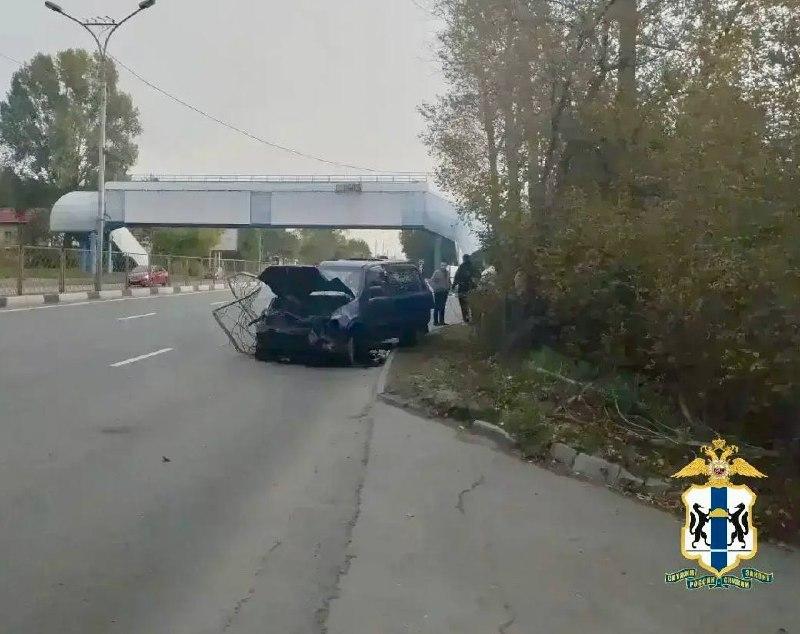 5 человек получили травмы в результате аварии с Honda CR-V на Старом шоссе в Новосибирске