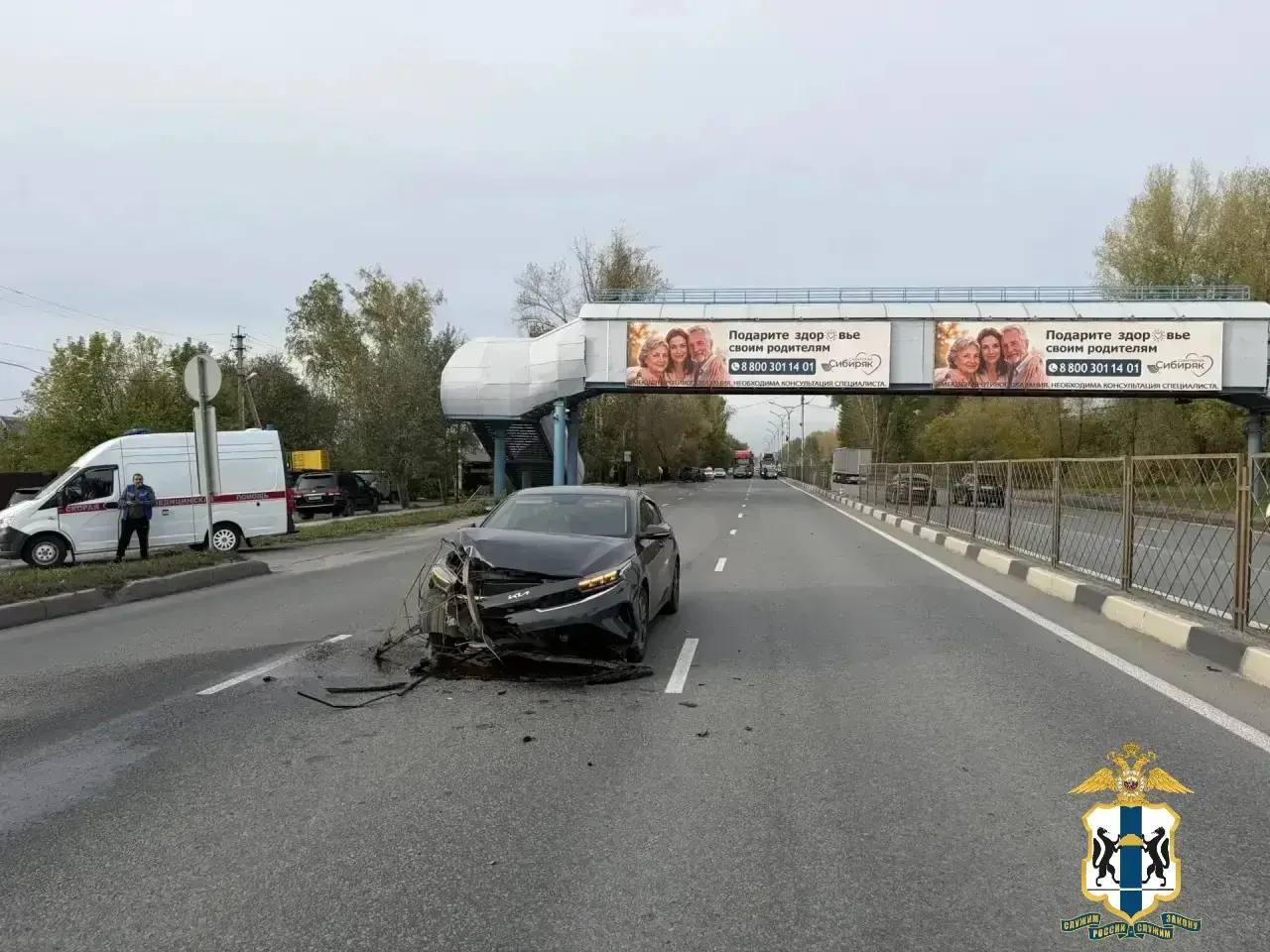 5 человек получили травмы в результате аварии с Honda CR-V на Старом шоссе в Новосибирске