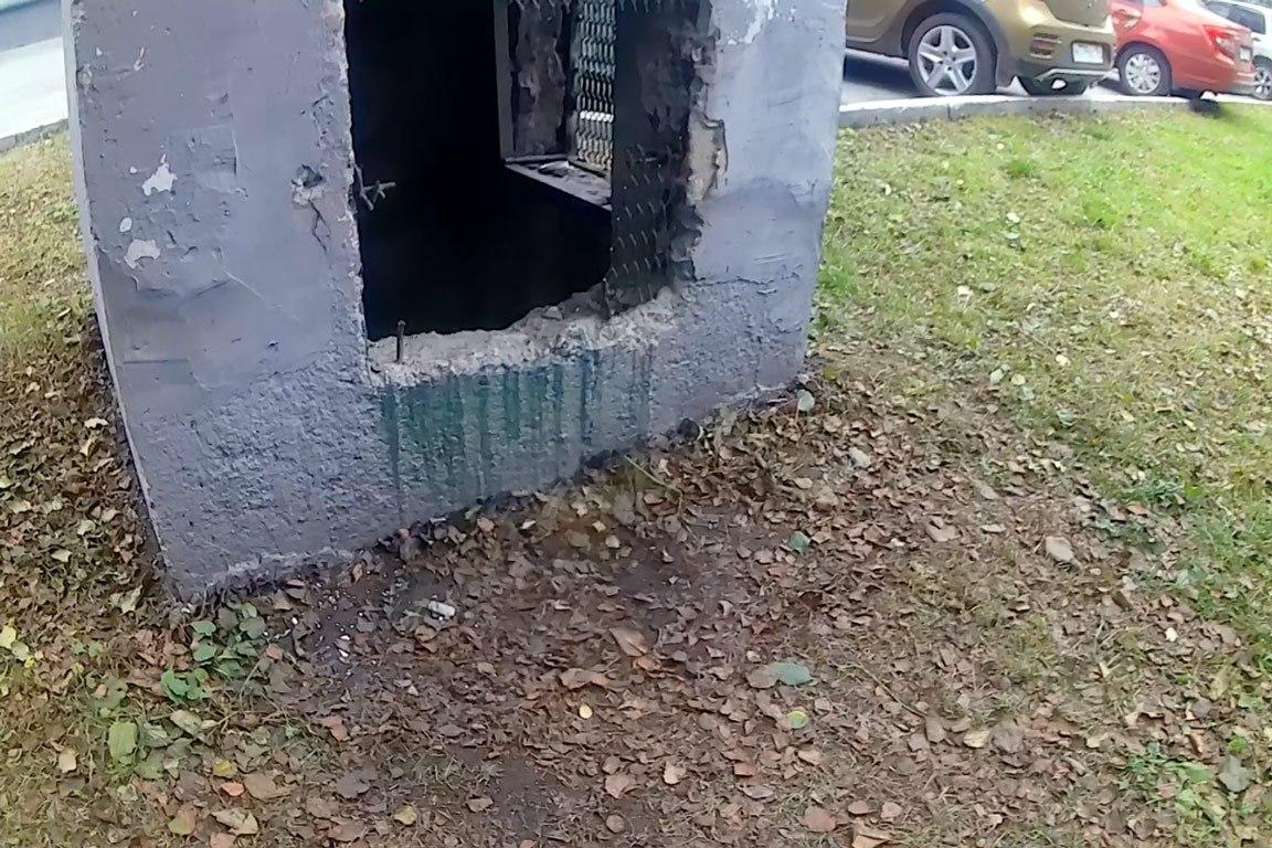 В Новосибирске подростки спилили решетку вентиляции и проникли в бомбоубежище