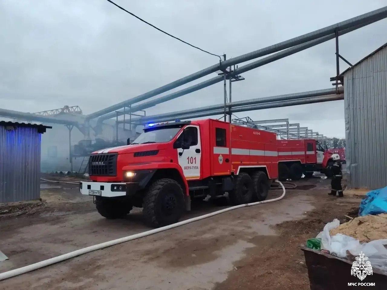 Пожар уничтожил пилораму застройщика под Новосибирском