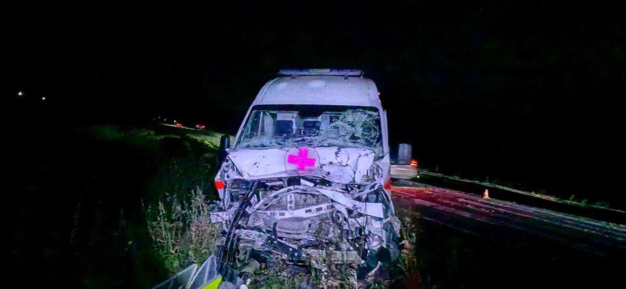 ДТП со скорой помощью произошло на трассе Уяр — Заозерный 24 сентября на 21-м...