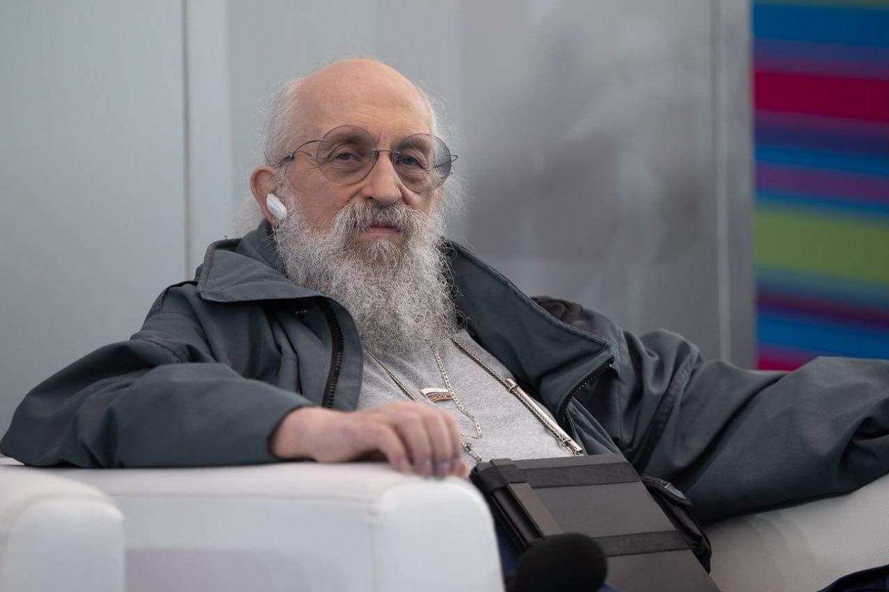Вассерман посоветовал родителям самим учить детей чтению после введения нового стандарта в детсадах