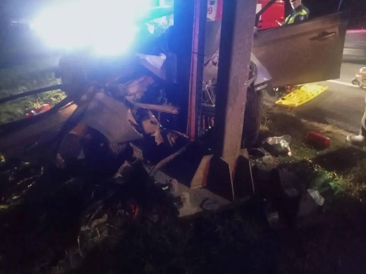 Один человек погиб, двое пострадали в аварии в Ленобласти