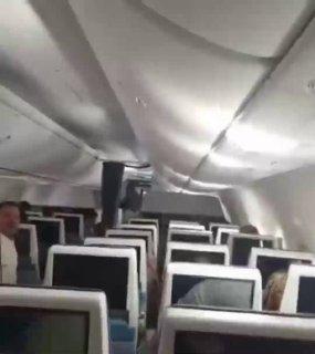 Выходцы из России и Украины могли спасти самолёт Flydubai после нападения на пилота