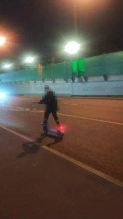 На Щелковском шоссе заметили подростков на электросамокатах, которые гоняли...