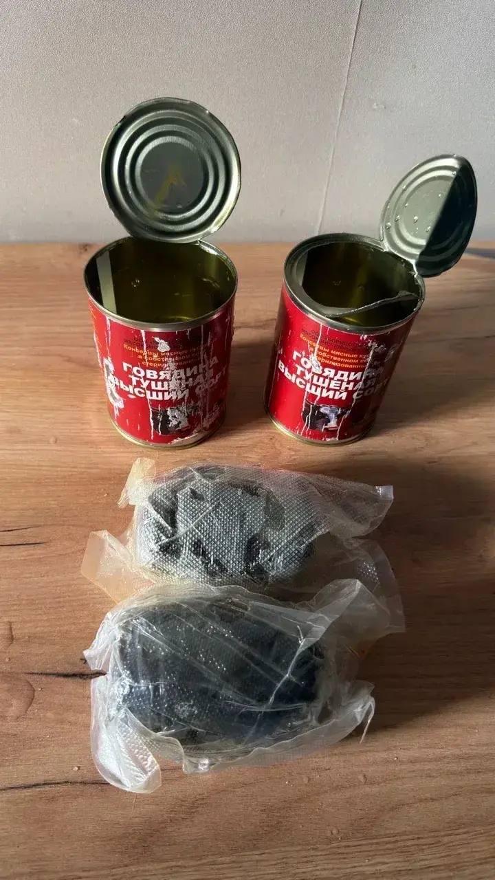 Маскировал наркотики под консервы с тушенкой: в Красноярске краевые полицейские задержали мужчину с крупной партией гашиша