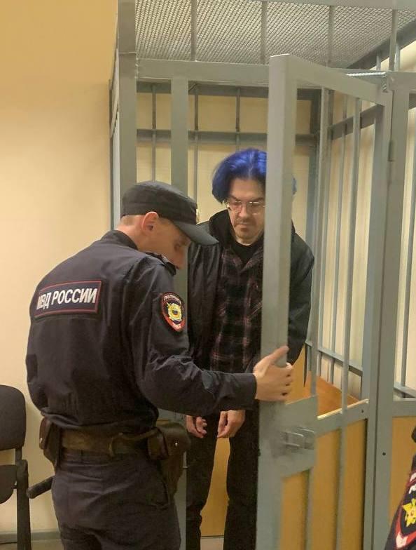«Главного инцела страны» Алексея Поднебесного приговорили к трём годам колонии за связь с несовершеннолетней.