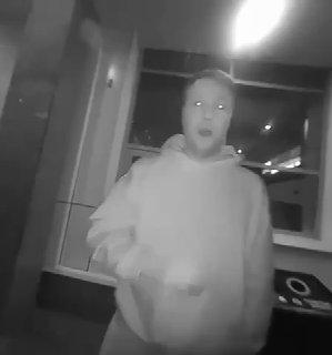 «Я член правительства»: в Нижнем Новгороде пьяный мужчина, похожий на регионального министра туризма, устроил скандал на вокзале