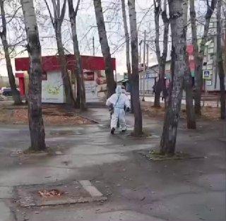 Обстановка в Иркутске: на улицах города заметили людей в защитных костюмах