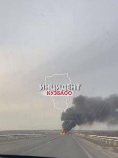 Две фуры столкнулись и загорелись на трассе Кемерово — Новокузнецк