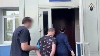 Молодой парень жестоко расправился с женщиной и её приёмным сыном в...