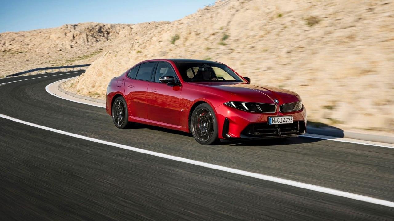 Новую BMW 3-й серии привезут в Россию уже в феврале — машина попала под льготный утильсбор.