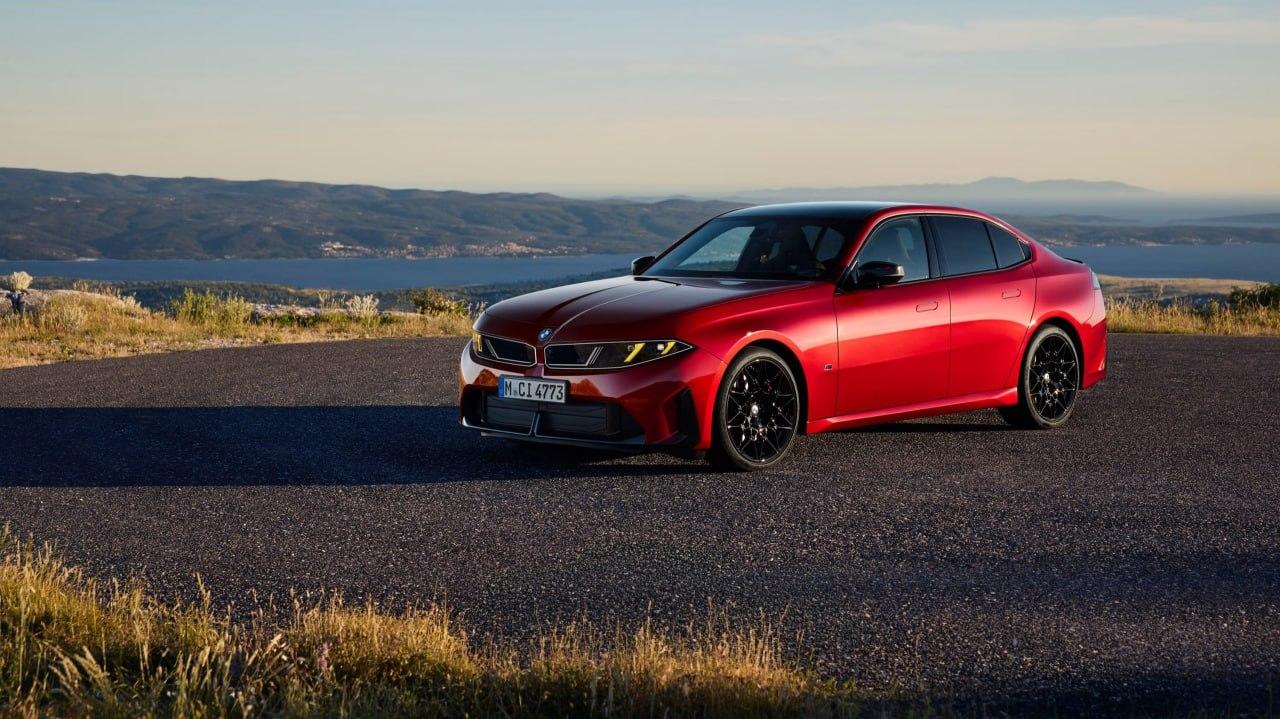 Новую BMW 3-й серии привезут в Россию уже в феврале — машина попала под льготный утильсбор.