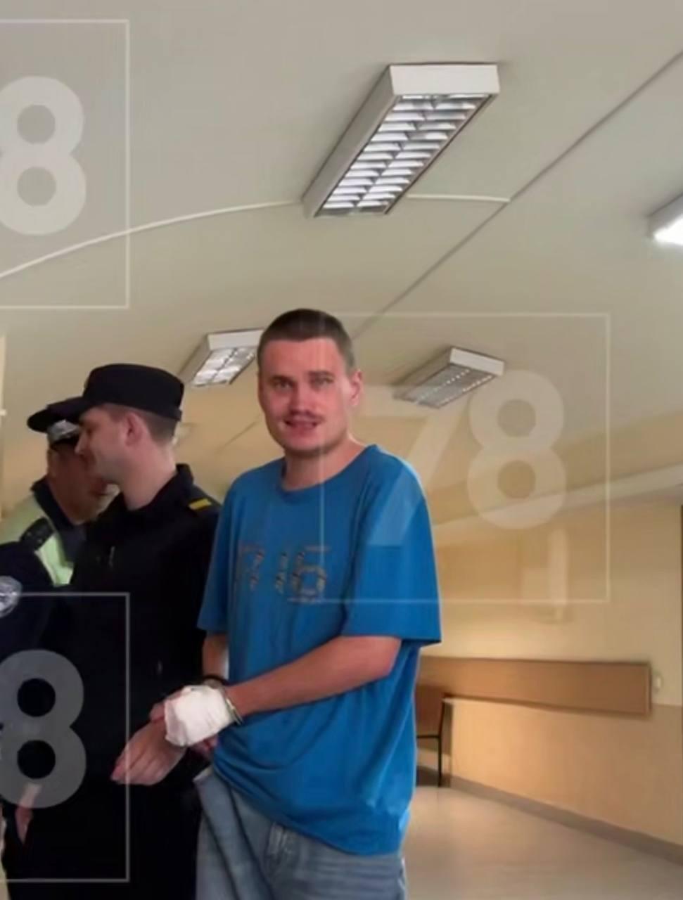 90 ножевых ударов нанёс матери и брату 21-летний петербуржец