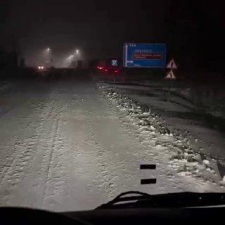 Челябинскую область завалило снегом.