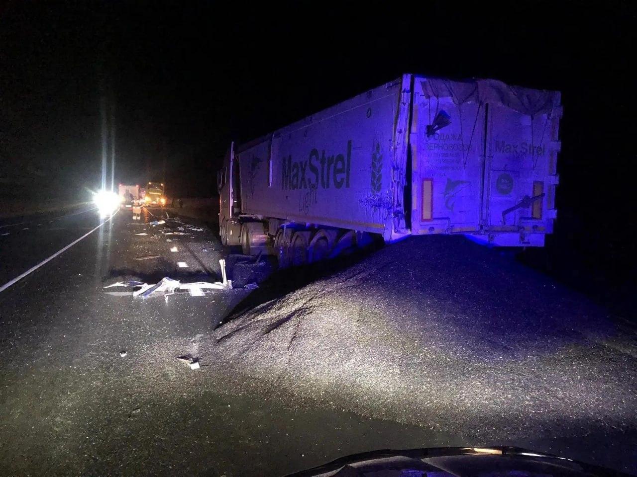 В Ордынском районе автобус врезался в грузовик: есть погибший