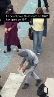 Обстановка на протестах во Франции: зумеры нашли канистру с бензином, но не смогли открыть её из-за защиты от животных и детей