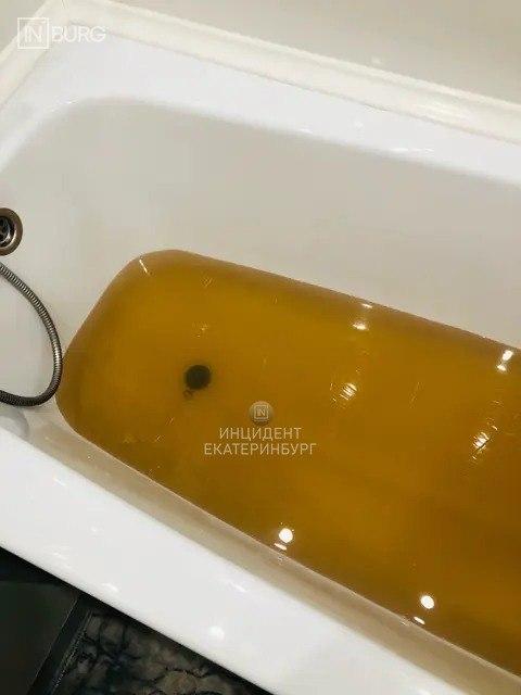 Жительница дома на Шефской, 96, пожаловалась на качество горячей воды