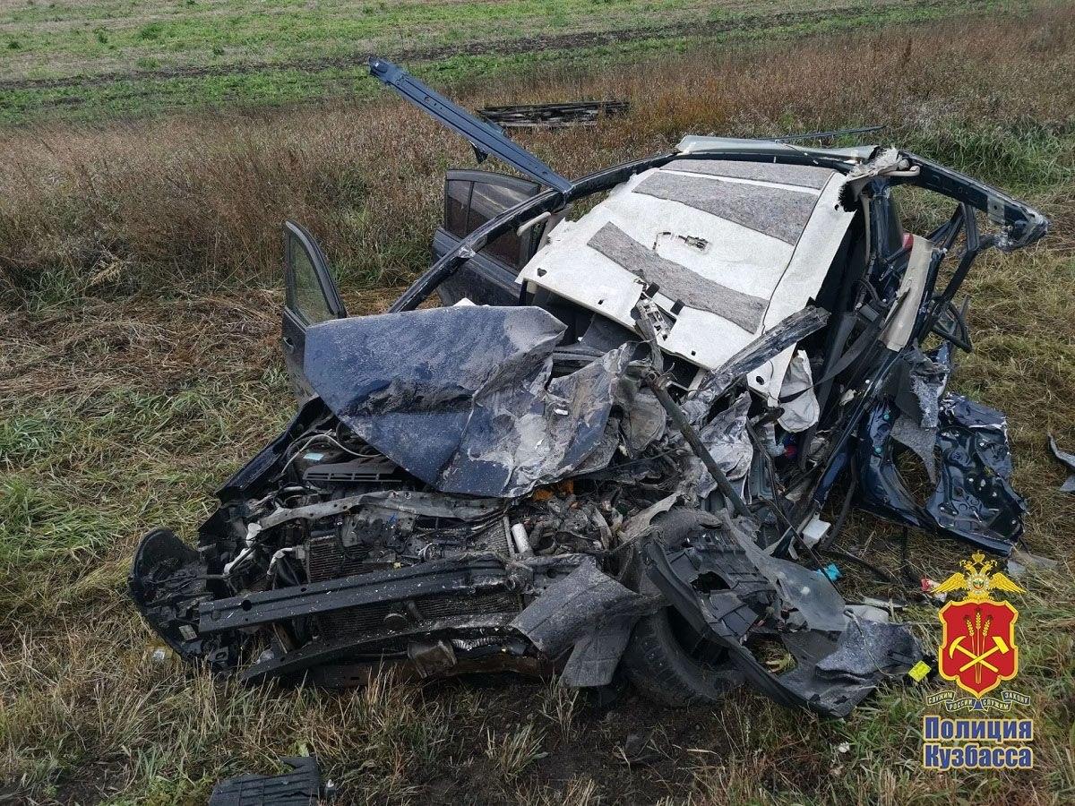 В Белове полицейские устанавливают обстоятельства ДТП с участием автобуса, в результате которого погиб человек