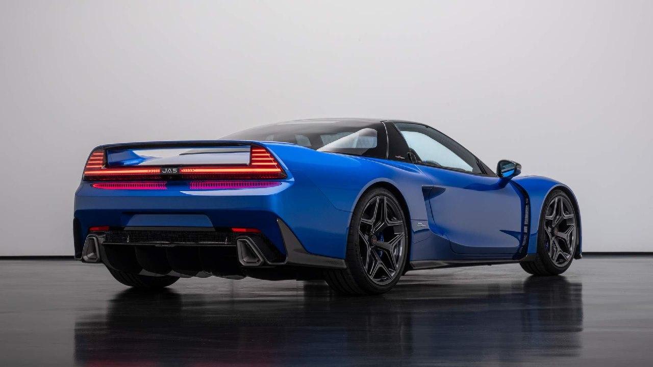 Honda NSX ВОЗРОДИЛИ: итальянцы из JAS Motorsport и Pininfarina превратили самый первый NSX 1990 года в карбоновый рестомод Tensei.