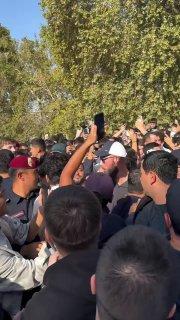 Мистера Биста чуть не разорвали в Узбекистане.