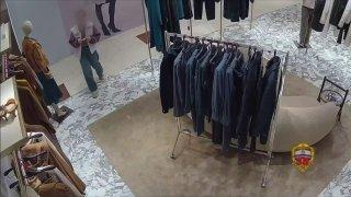 Наглость — второе счастье: женщину задержали за кражу одежды и брендовой...