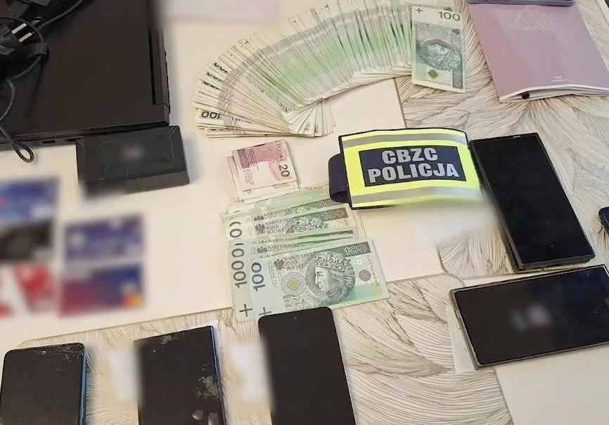 В Польше задержали двух россиян, которых обвинили в связи с террористическими организациями