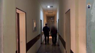 Мужчину, который напал на 9-летнюю девочку в Красноярске, задержали.