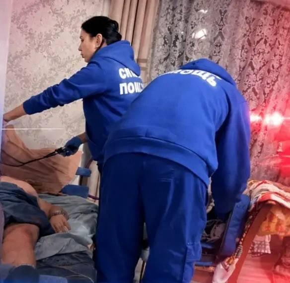 Спасатели помогли мужчине с инсультом, запертому в квартире в Новосибирске