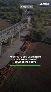 В Италии эффектно взорвали автомобильный мост.