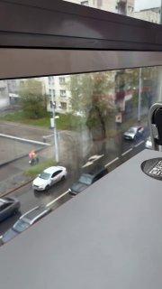 В Перми курьер на мопеде ногой ударил прохожего, который мешал ему проехать по тротуару