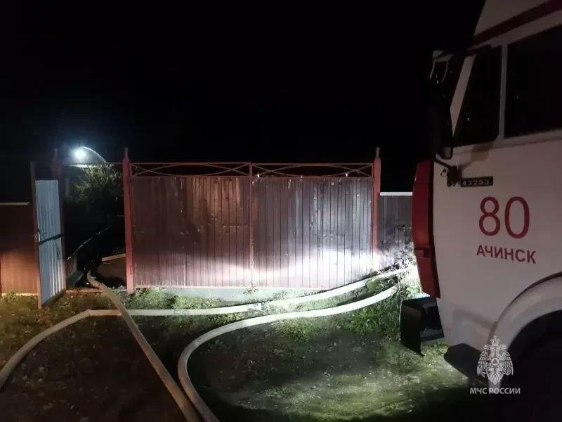 В Ачинске на месте сгоревшей хозпостройки обнаружен труп мужчины
