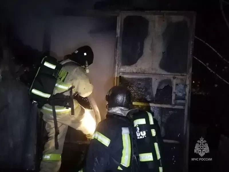 В Ачинске на месте сгоревшей хозпостройки обнаружен труп мужчины