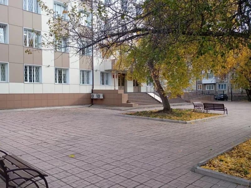 В Ачинском округе с управляющей компании взыскивают ущерб за упавший на...