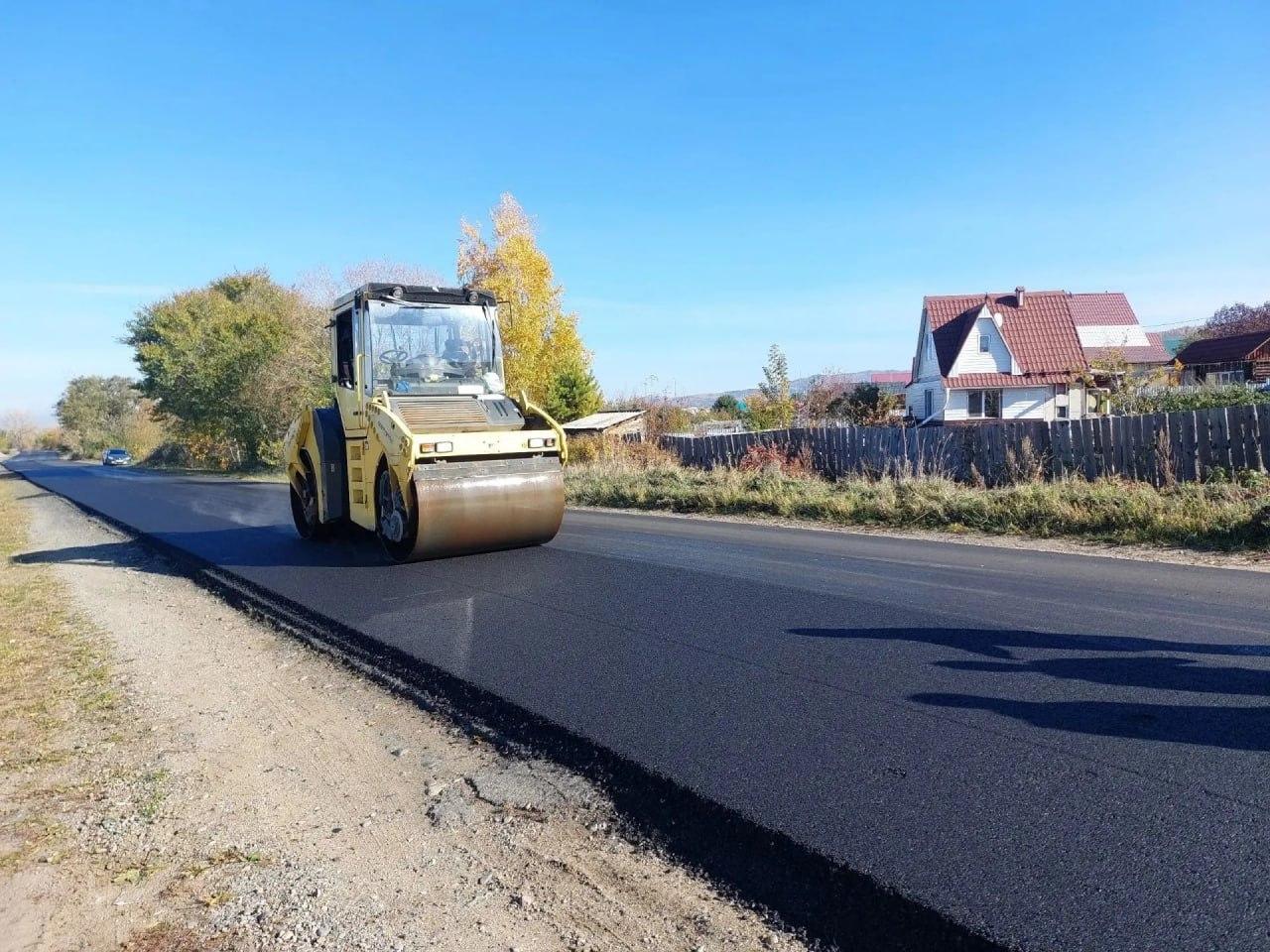 Дорогу с Ай-Дая до профилактория «Металлург» продолжают асфальтировать