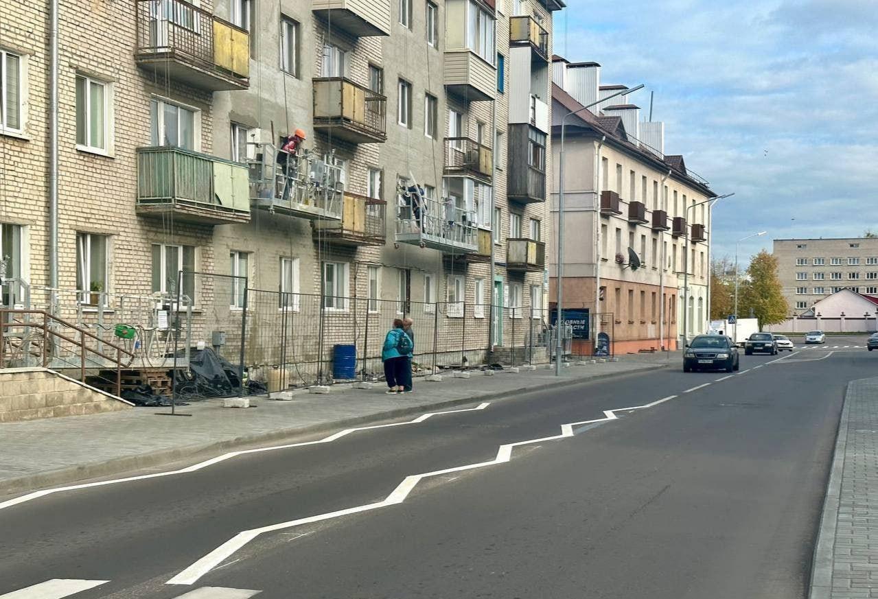 В Беларуси появилась новая разметка - вместо прямой сплошной линии теперь...