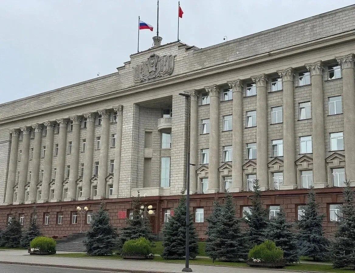 Котюков поручил сократить штат чиновников Красноярского края на 15%...