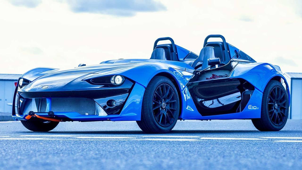 Британцы воскресили спорткар Zenos E10 — модель возвращается на рынок с мощностью до 380 л.с., механической коробкой передач и разгоном до сотни за 3,2 секунды.