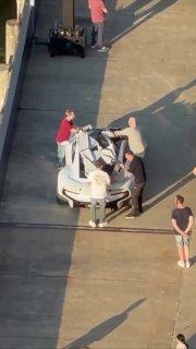 Porsche Mission S слили в сеть до премьеры — у среднемоторного суперкара сзади ВЕНТИЛЯТОР охлаждения как у гоночного 917 и четыре выхлопные трубы.