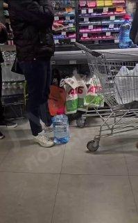 Обстановка в Луцке: на фоне начавшегося блэкаута люди бросились закупаться...