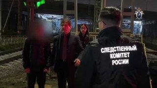 Задержали 19-летнего хулигана, который бросил кирпич в электричку и пробил...