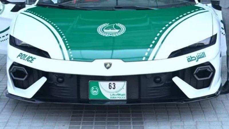 Полиция Дубая получила очередное пополнение: гибридный суперкар Lamborghini Temerario на 907 сил с 4-литровым V8, двумя турбинами и тремя электромоторами.