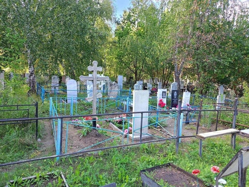 Кладбище превратили в место погрома: в Челябинской области нашли подростков, повредивших более 20 могил