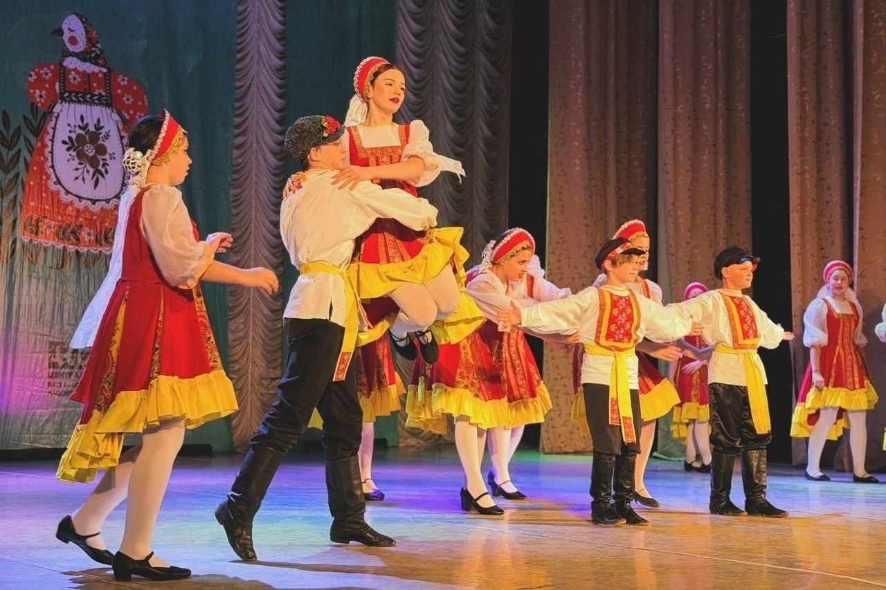 В Малиновском культурно-досуговом центре состоялся фестиваль народного...