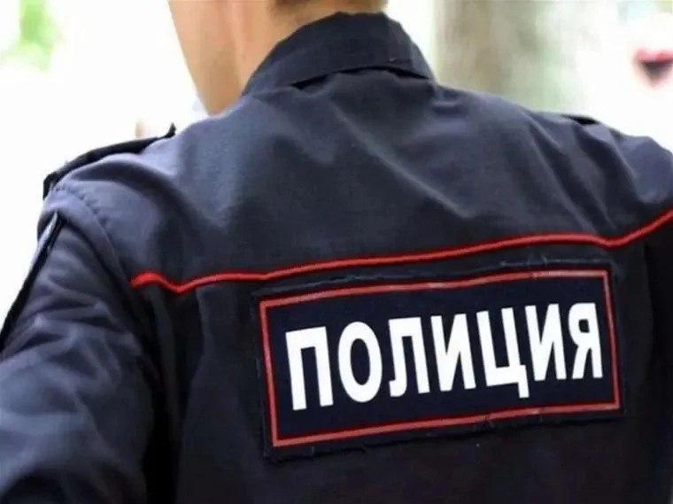 Украл телефон у второклассника 17-летний студент в Абакане. Парень подошел к...