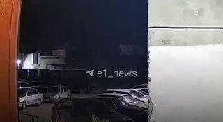 Полуголый неадекват разгромил машину на Вторчермете. Всё произошло на...