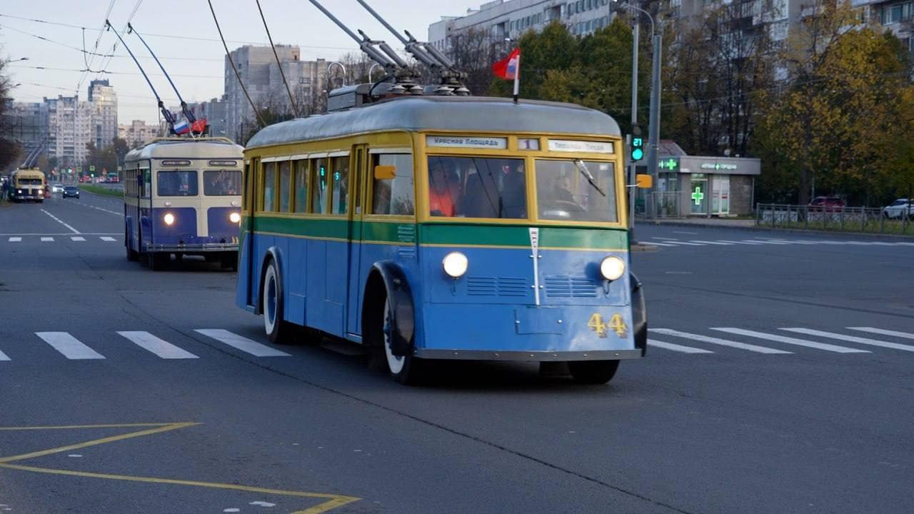 Раритетные троллейбусы вновь вышли на улицы Петербурга